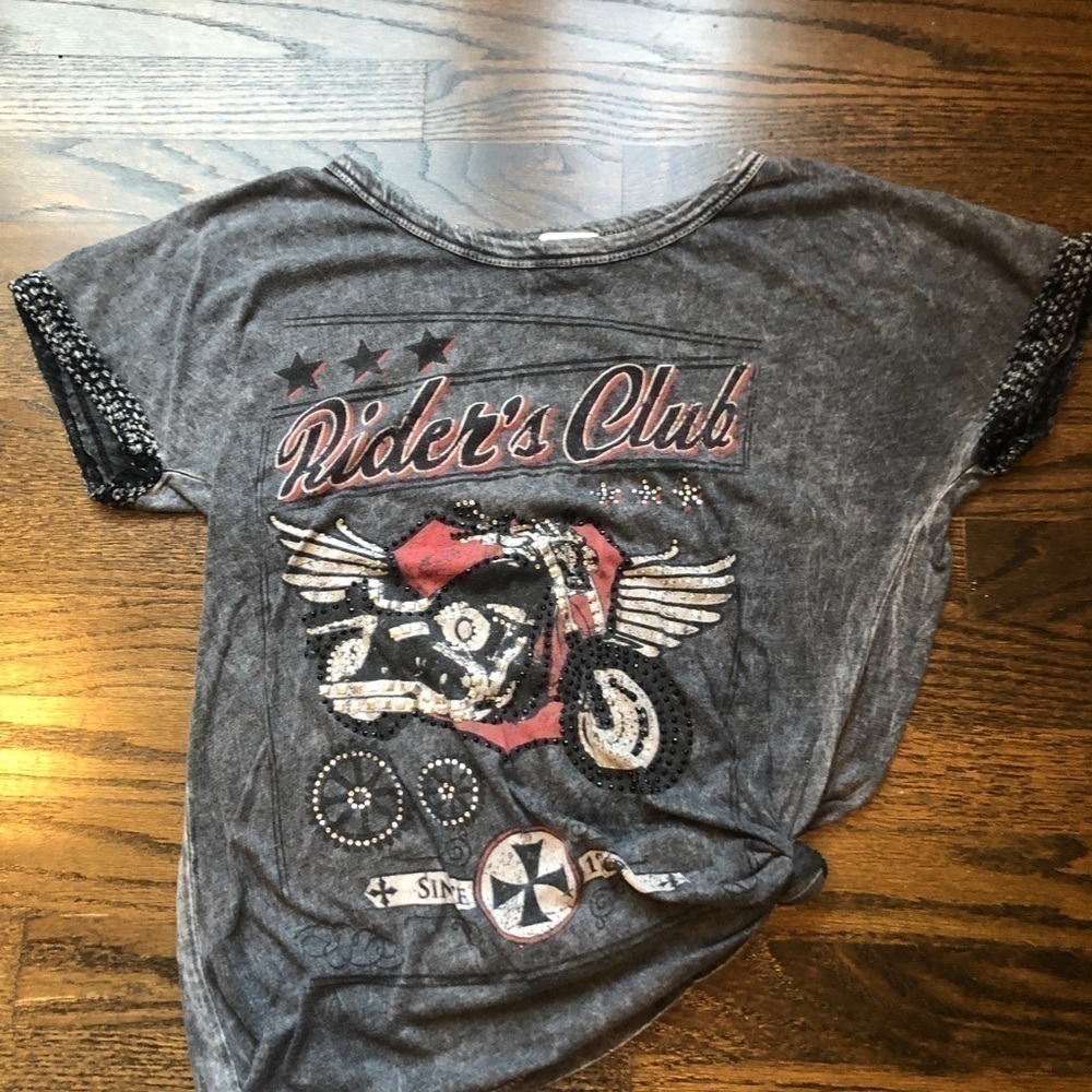 Tee shirt